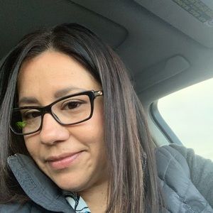 Meet your Posher, Corina